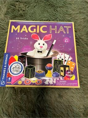 Thames & Kosmos Magic Hat Kids Magic Set - Purple